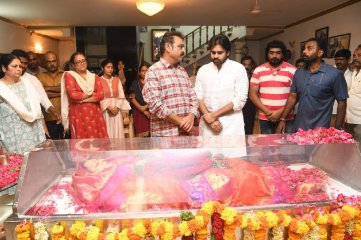Celebrities Pay Homage to Vijaya Nirmala Garu